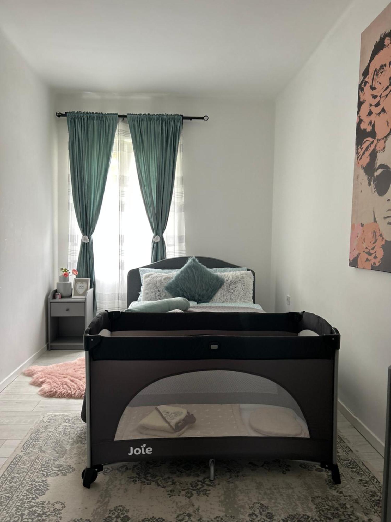 Sophie'S Urban Nest Apartment มิชโคลซ์ ภายนอก รูปภาพ